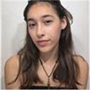 Joven con formación en proceso en educación infantil. Comunicativa, amable y resolutiva.
