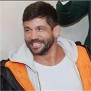 Professor faixa preta, em São Paulo. Ao todo 28 anos de Jiu Jitsu. Aluno do Ryan Gracie por 13 anos