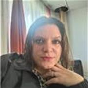 Profesora de Lengua y Literatura trabajo con estudiantes interesados en aprender usos lingüísticos de la lengua española