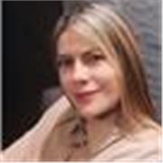 Profesora de español especializada en clases para jóvenes y adultos