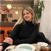 Soy una estudiante de Magisterio con muchas ganas de enseñar y ayudar a los niños que necesiten una mano con el cole