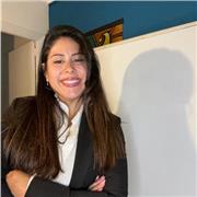¡Hola! Soy Aleyda, profesora de inglés apasionada por ayudar a personas de todas las edades a aprender con confianza y motivación.