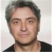 Fotógrafo experimentado imparte clases de fotografía química y digital.