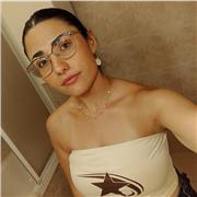 Tras ser graduada en psicología y viniendo de una familia nativa inglesa me gustaría dar clases a niños de inglés.