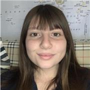 sono una studentessa dell’Università e posso insegnare inglese, italiano e latino a bambini e ragazzi dalle elementari alle superior.i