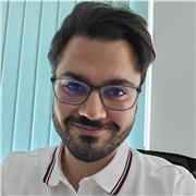 Ein Arabischlehrer, der Freude daran hat, die Sprache zu unterrichten.