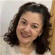Licenciada en educación mención ciencias sociales, con postgrado en educación más de 15 años de servicios a nivel bachillerato y formación para el trabajo y universitario, de manera presencial y online. Con grandes dotes en orientación educativa y áreas d