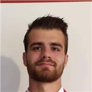 Entraîneur et professeur de natation. Également coach sportif