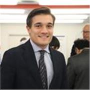 Giovane insegnante flessibile, entusiasta, e preparato. Metodo di lavoro interattivo e adattabile a richieste specifiche.