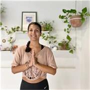 ¡Hola! Me llamo Jessica, pero me dicen Jess.

Soy instructora de yoga para niños, adolescentes y adultos. 
Tengo formación en yoga terapia, yoga restaurativo, meditación, yoga nidra y en cristaloterapia.
El yoga es para todos, así que te invito a sumarte 