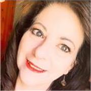 Offro lezioni ai ragazzi di tutte l' età.Sono madrelingua inglese è sono ex prof d' inglese .