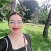 Maestra de apoyo escolar especializada en educación básica, excelencia en español, historia y matemáticas