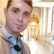 Architetto impartisce lezioni online di Storia dell'Arte e disegno tecnico