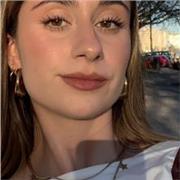 Estudiante de historia, dispuesta y apta para enseñar.