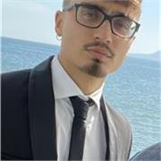 Laureato con il massimo dei voti in Filologia Moderna , impartisce ripetizioni in Italiano, storia e geografia e AIUTO Doposcuola.