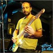 Enseño guitarra blues, rock y fusión, músicas del mundo.