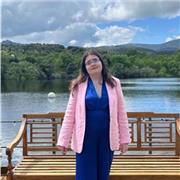 Estudiante de magisterio primaria y PT cuida o atiende a niños y adolescentes con discapacidad intelectual