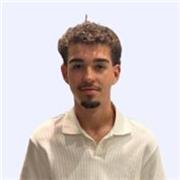 Estudiante de Bachillerato, responsable y voluntario en apoyo escolar. Ofrezco clases dinámicas para alumnos de Primaria y ESO.