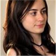Tutora de inglés con nivel C1 por Cambridge, con experiencia previa en clases particulares con niños y adolescentes.