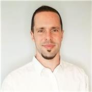 Holistic business coach offering online sessions for small business owners. 10+ years in holistic service, Based in Spain.