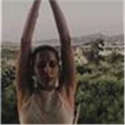 Insegnante Hatha Yoga certificata , specializzata in medicina olistica. Certificato IPHM 