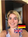 Madrelingua tedesca, laureata in lingue, impartisce lezioni di tedesco e inglese