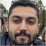 English tutor who can teach English to everyone effectively.