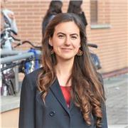 laureata in giurisprudenza impartisce lezioni