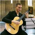 Profesor de guitarra clásica de refuerzo y para aprender , de todos los niveles