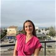 Estudiante de doble grado en la universidad , capaz de impartir clases de ingles(vivido dos años en el extranjero) entre otras. 