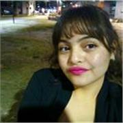 Profesora de español imparte clases a niños de entre 6 a 10