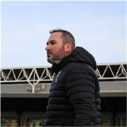 Titulado en UEFA con más de 15 años entrenando jugadores de todas las edades, coordinador y entrenador en campus de fútbol. 