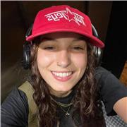 Joven con ganas de enseñar, con titulo C1 en inglés. He cursado toda mi vida estudiantil en un colegio bilingüe