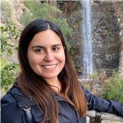 enfermera e instructora de yoga, con formacion en Hatha yoga y meditación, en escuela Loknath Yoga respaldada por embajada de India en Chile