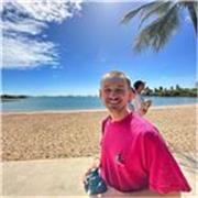 I am an experienced tutor offering English lessons for anybody interested!