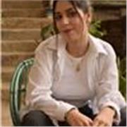 Graduada en geografía y con un master en turismo y otro en profesorado. Vivo en Santiago y me adapto a dar clases online a niveles de educación primaria y secundaria.