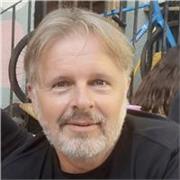 I have a native level of the English Language and can help my students with their writing, grammar and pronunciation