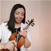 Violinista con varios años de experiencia ofrece clases particulares de iniciación musical tanto en lo teórico como práctico. Las clases son dirigidas a estudiantes desde los 6 años en adelante