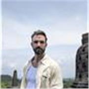 I am an experienced educator with a PhD in language and perception who focuses on delivering lessons aimed at professional adults 