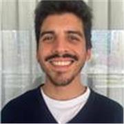 Profesor de Música y compositor entrega Clases de instrumentos y teoría