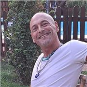 laureato in Lettere offre lezioni di Letteratura Italiana (prosa e poesia), storia e Teatro