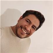 Profesional del área educativa con experiencia en el diseño e implementación de proyectos pedagógicos innovadores, enfocados en el