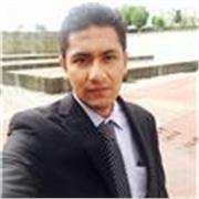 Maestro en administración que imparte clases a fin para escolaridad media superior