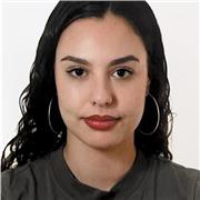 Estudiante de Grado en Filología Inglesa a la que le apasionan los niños.