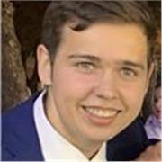 Estudiante de Química imparte clase a alumnos desde Primaria hasta Instituto