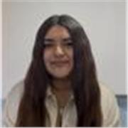 Profesora de comunicación imparte clases a niños de todas las edades