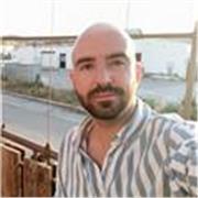 Estudiante de traducción e interpretación, con 5 años de experiencia impartiendo clases particulares, ofrece sus servicios para clases de francés, inglés, matemáticas y apoyo escolar en diferentes niveles