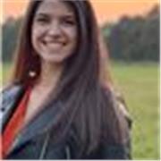 Sono una ragazza motivata, determinata e capace di relazionarmi con le altre persone sono in maniera diretta e cordiale. 