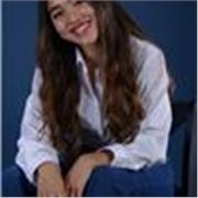 Periodista bilingüe en formación por la Universidad de Navarra / Nivel nativo de inglés 