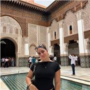 Me considero una persona paciente, amable y con muchas ganas de enseñar. Me gusta ayudar a los niños a aprender de una forma diver